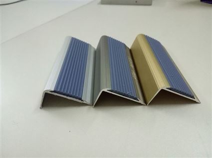 Nẹp chống trơn nhôm